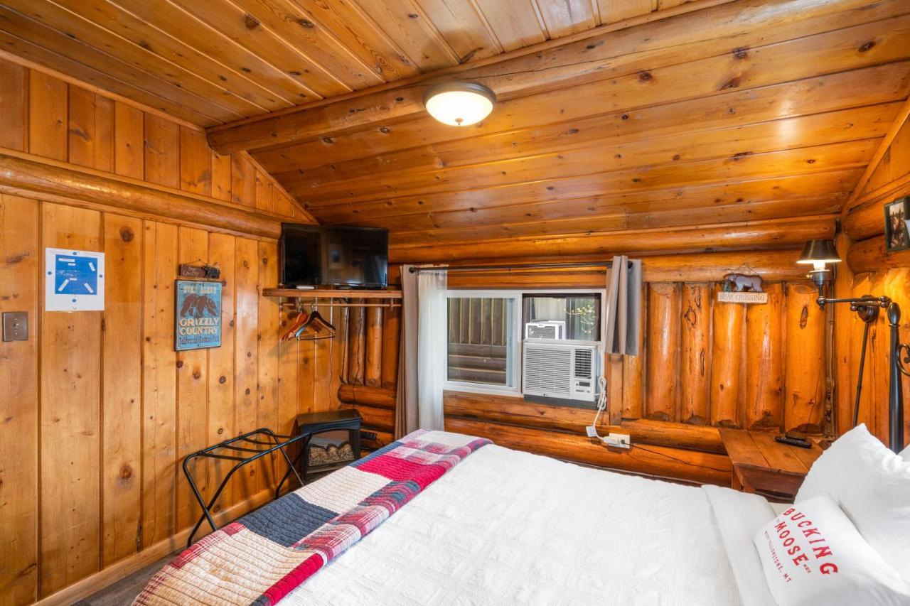 The Bucking Moose Hotel Уест Йелоустоун Екстериор снимка