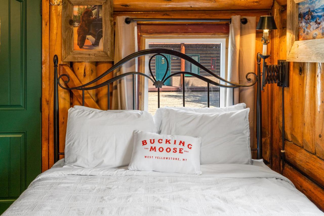 The Bucking Moose Hotel Уест Йелоустоун Екстериор снимка