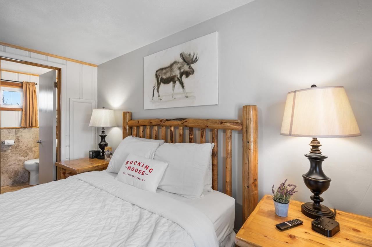 The Bucking Moose Hotel Уест Йелоустоун Екстериор снимка