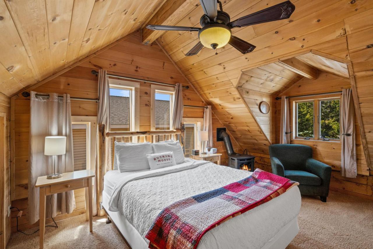 The Bucking Moose Hotel Уест Йелоустоун Екстериор снимка
