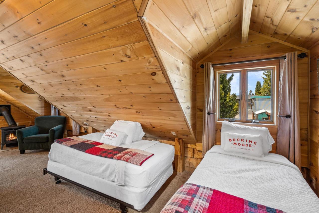 The Bucking Moose Hotel Уест Йелоустоун Екстериор снимка