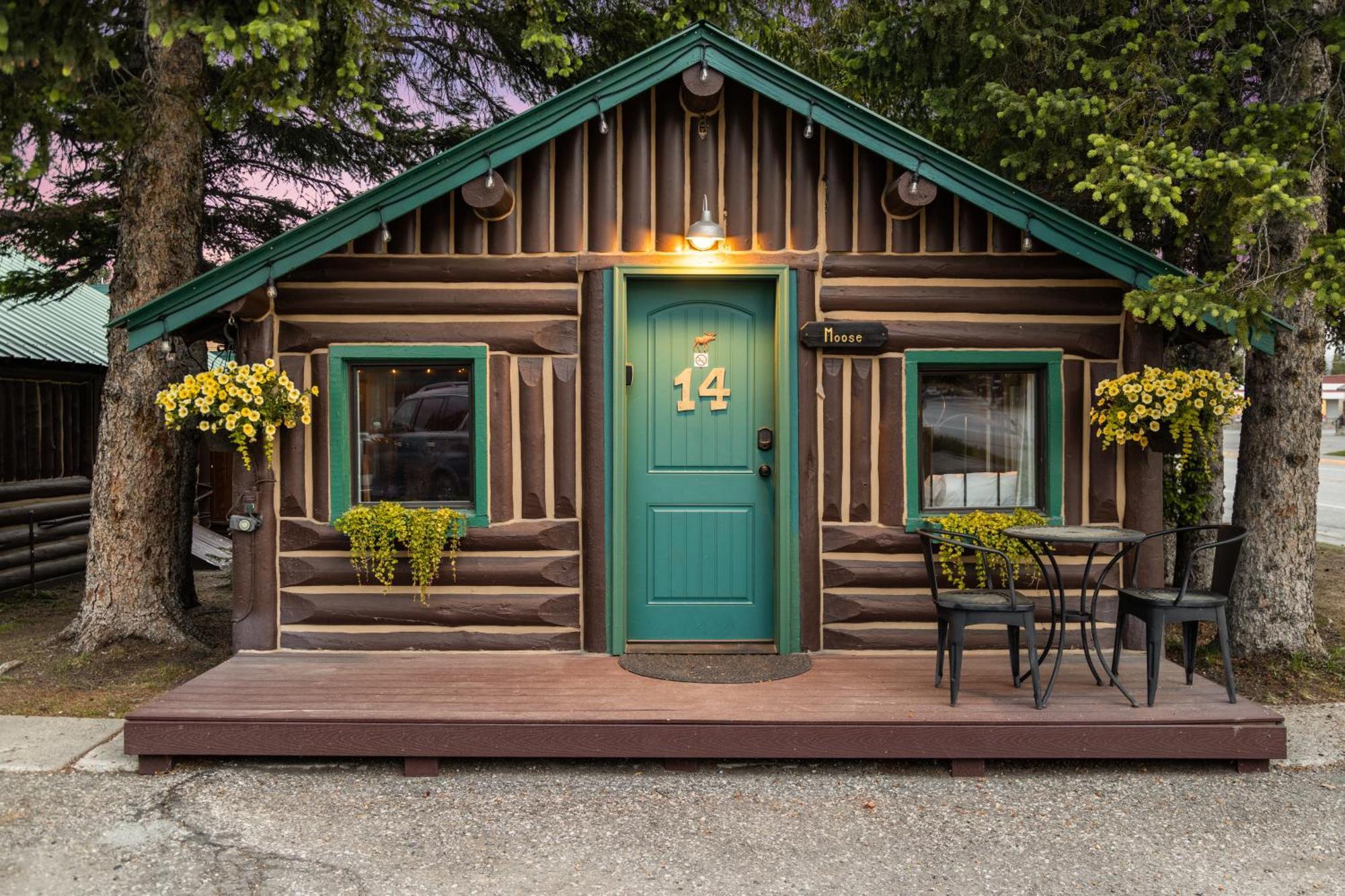 The Bucking Moose Hotel Уест Йелоустоун Екстериор снимка